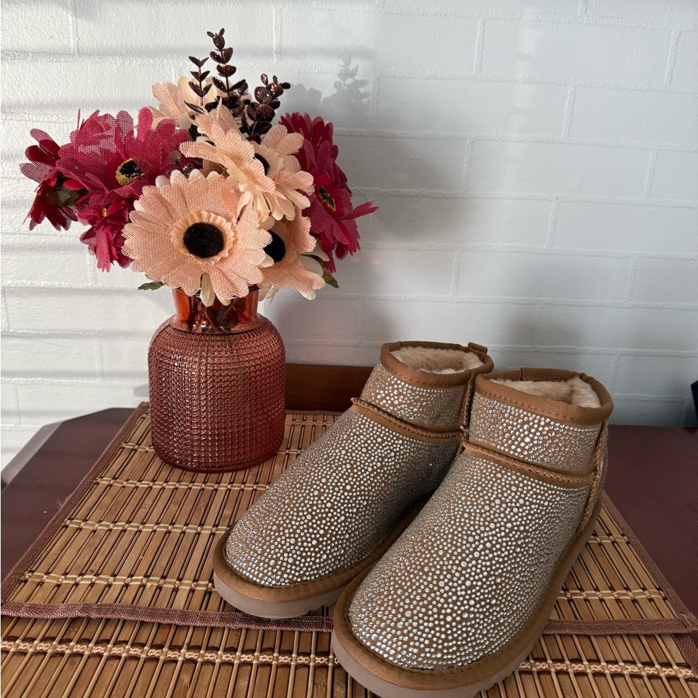INC International Concepts Brown and Cream Speckled Boots